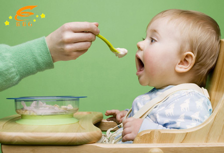 When can your baby start eating cereal ?